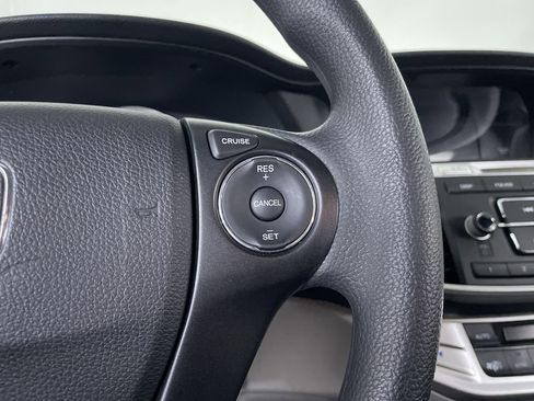 Used 2015 Honda Accord LX image 25