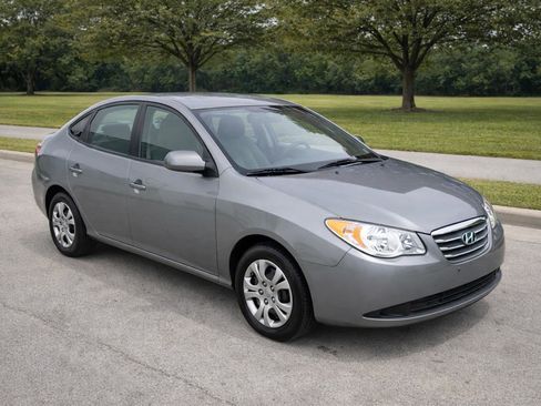 Used 2010 Hyundai Elantra GLS image 4
