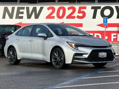 Used 2023 Toyota Corolla SE image 8