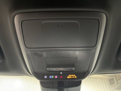 New 2026 GMC Acadia AT4 w/ Luxury Package AWD/4WD image 21