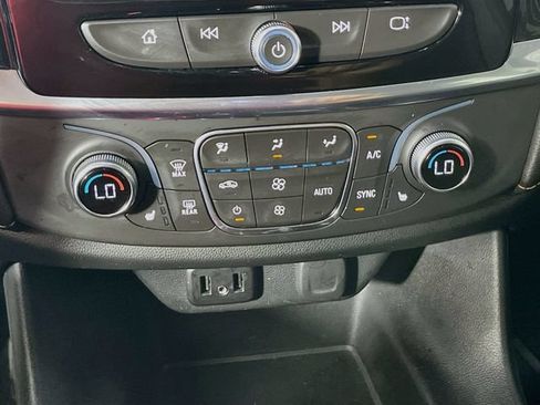Used 2019 Chevrolet Traverse LT w/ LPO, Floor Liner Package FWD image 16