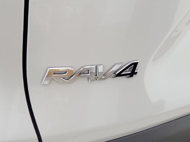 Used 2025 Toyota RAV4 XLE Premium w/ Weather Package FWD image 9