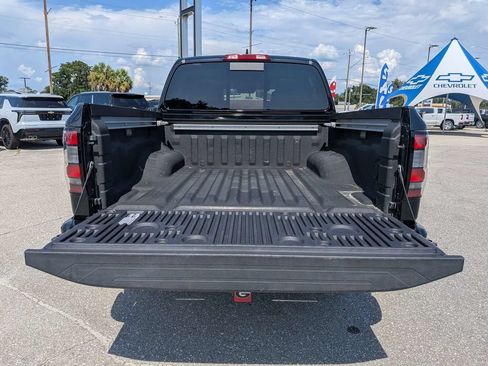 Used 2023 Nissan Frontier SV w/ SV Premium Package AWD/4WD image 13