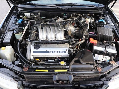 Used 1997 Nissan Maxima GXE FWD image 10