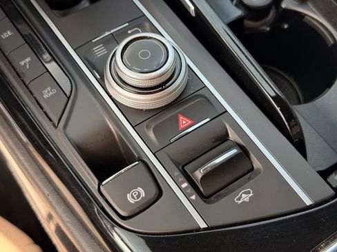 Used 2017 Maserati Levante S AWD/4WD image 24