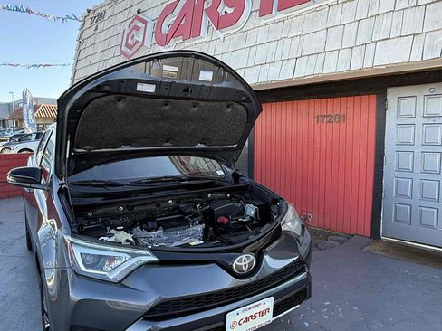 Used 2018 Toyota RAV4 SE w/ All Weather Liner Package FWD image 35