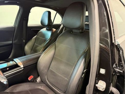 Used 2025 Mercedes-Benz C 300 Sedan image 22