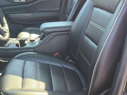 Used 2023 GMC Acadia Denali AWD/4WD image 4