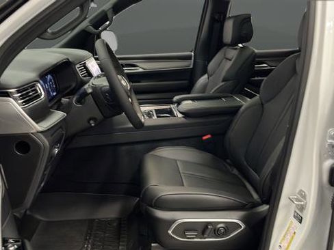 New 2026 Jeep Grand Wagoneer 4WD image 9