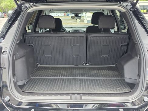 Used 2024 Chevrolet Equinox LS w/ LS Convenience Package FWD image 11