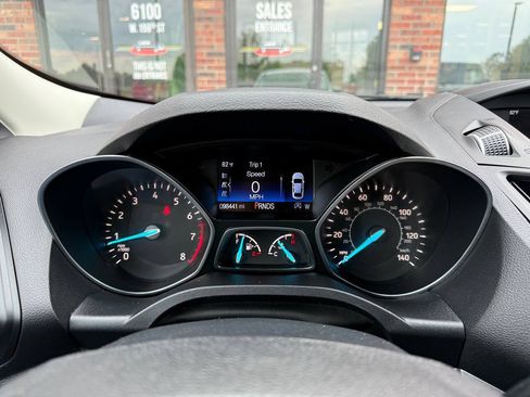 Used 2017 Ford Escape SE AWD/4WD image 13