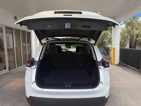 Used 2026 Nissan Rogue SV FWD image 33