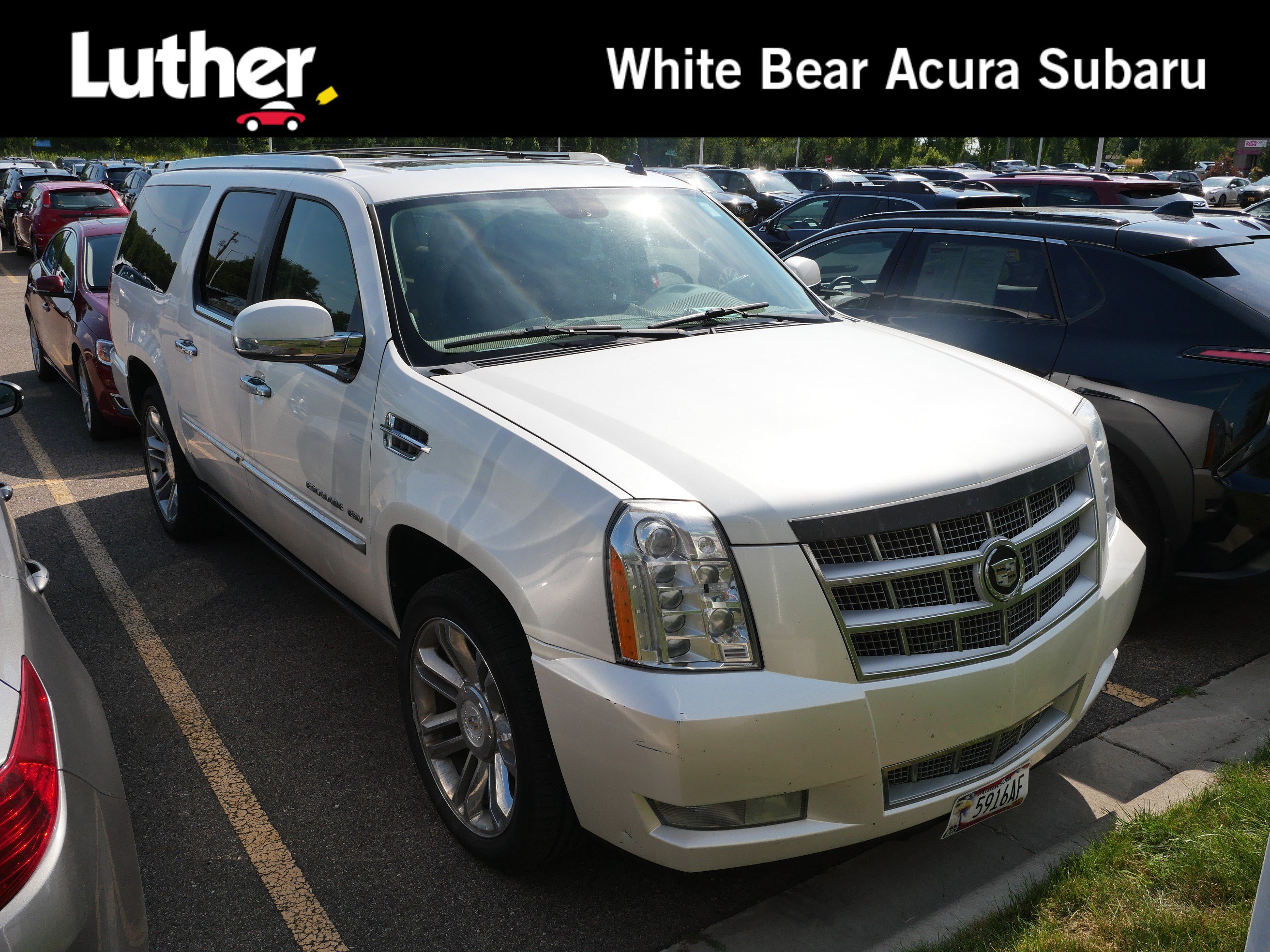 Used 2011 Cadillac Escalade ESV Platinum AWD/4WD image 1