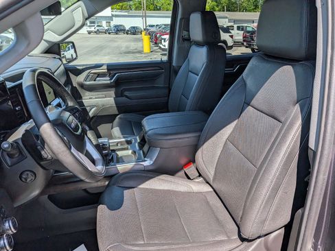 Used 2024 GMC Sierra 1500 SLT w/ SLT Premium Plus Package AWD/4WD image 11