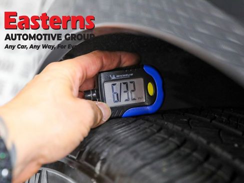 Used 2023 Porsche Macan T image 28