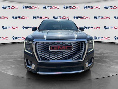 Used 2021 GMC Yukon Denali w/ Denali Premium Package image 2
