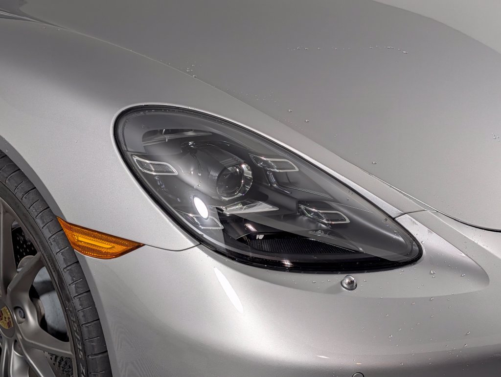 Used 2021 Porsche 718 Boxster RWD image 15