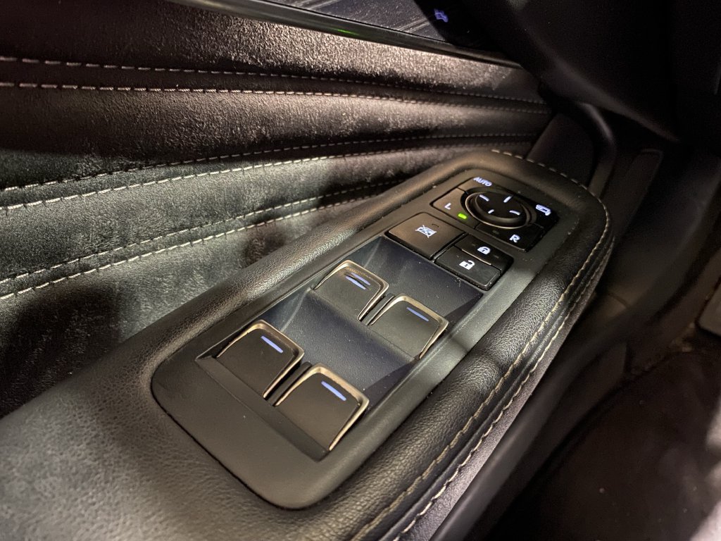 Used 2019 Lexus LS 500 w/ Accessory Package (Z2) RWD image 9