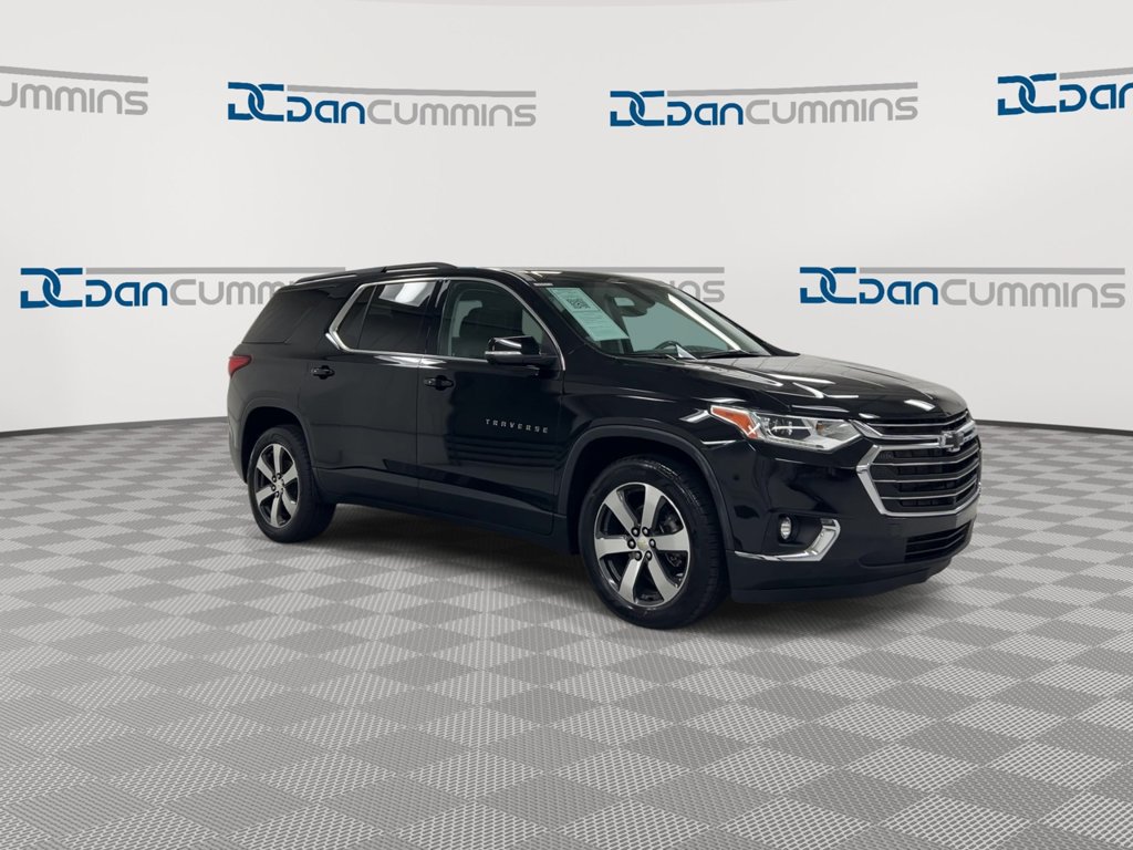 Used 2021 Chevrolet Traverse LT w/ LT Premium Package AWD/4WD image 2