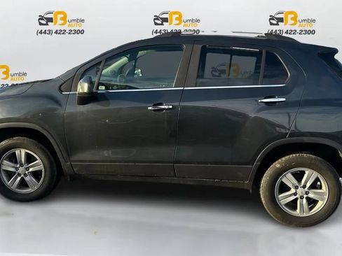 Used 2017 Chevrolet Trax LT w/ LT Convenience Package AWD/4WD image 8