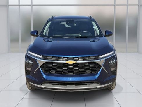 Used 2024 Chevrolet Trax LT w/ Driver Confidence Package FWD image 8