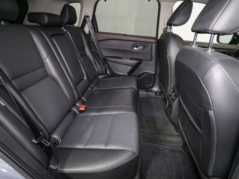 Used 2023 Nissan Rogue SV w/ SV Premium Package image 19