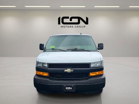 Used 2021 Chevrolet Express 2500 w/ Driver Convenience Package RWD image 9