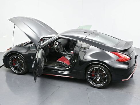 Used 2017 Nissan 370Z NISMO image 36