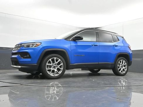 Used 2025 Jeep Compass Limited AWD/4WD image 49