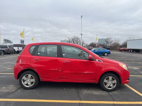 Used 2010 Chevrolet Aveo5 LS image 3