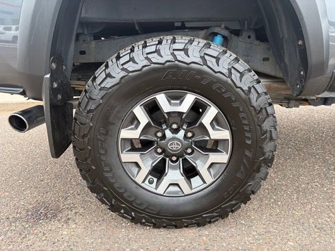 Certified 2021 Toyota Tacoma TRD Off-Road image 11