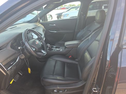 Used 2023 Cadillac XT4 Sport FWD image 7
