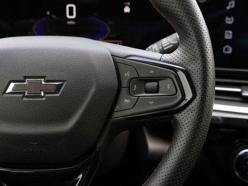 Used 2025 Chevrolet Trax RS w/ Driver Confidence Package image 9