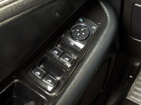 Used 2020 Ford Edge SEL image 13