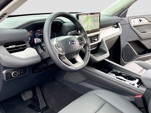 New 2026 Ford Explorer Active AWD/4WD image 4