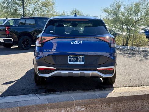 Used 2023 Kia Sportage EX image 4