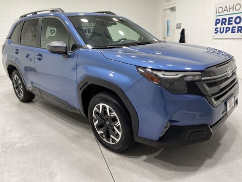 Certified 2025 Subaru Forester Premium AWD/4WD image 2