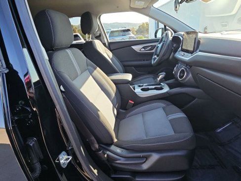 Used 2025 Chevrolet Blazer LT image 28