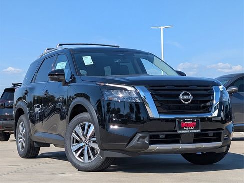 New 2025 Nissan Pathfinder SL image 2
