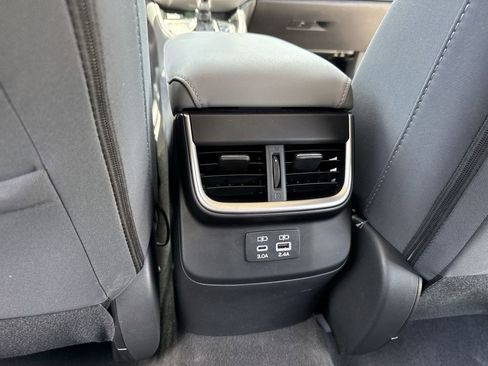 Used 2024 Subaru Outback Premium AWD/4WD image 37