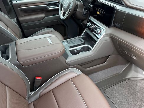 New 2026 GMC Sierra 2500 Denali w/ Denali Reserve Package image 16