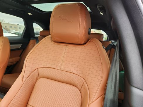 New 2026 Jaguar F-PACE R-Dynamic S image 7