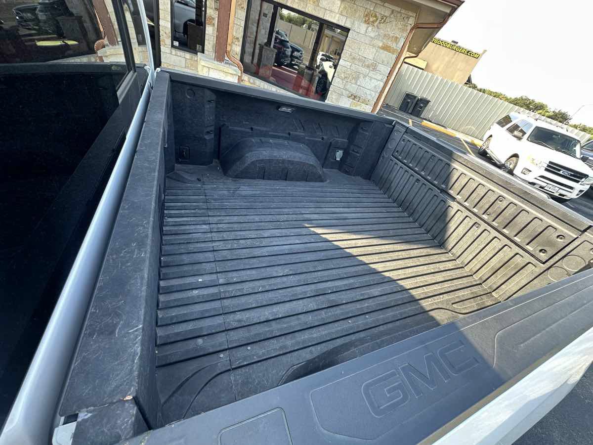 Used 2021 GMC Sierra 1500 AT4 w/ AT4 Premium Package AWD/4WD image 9