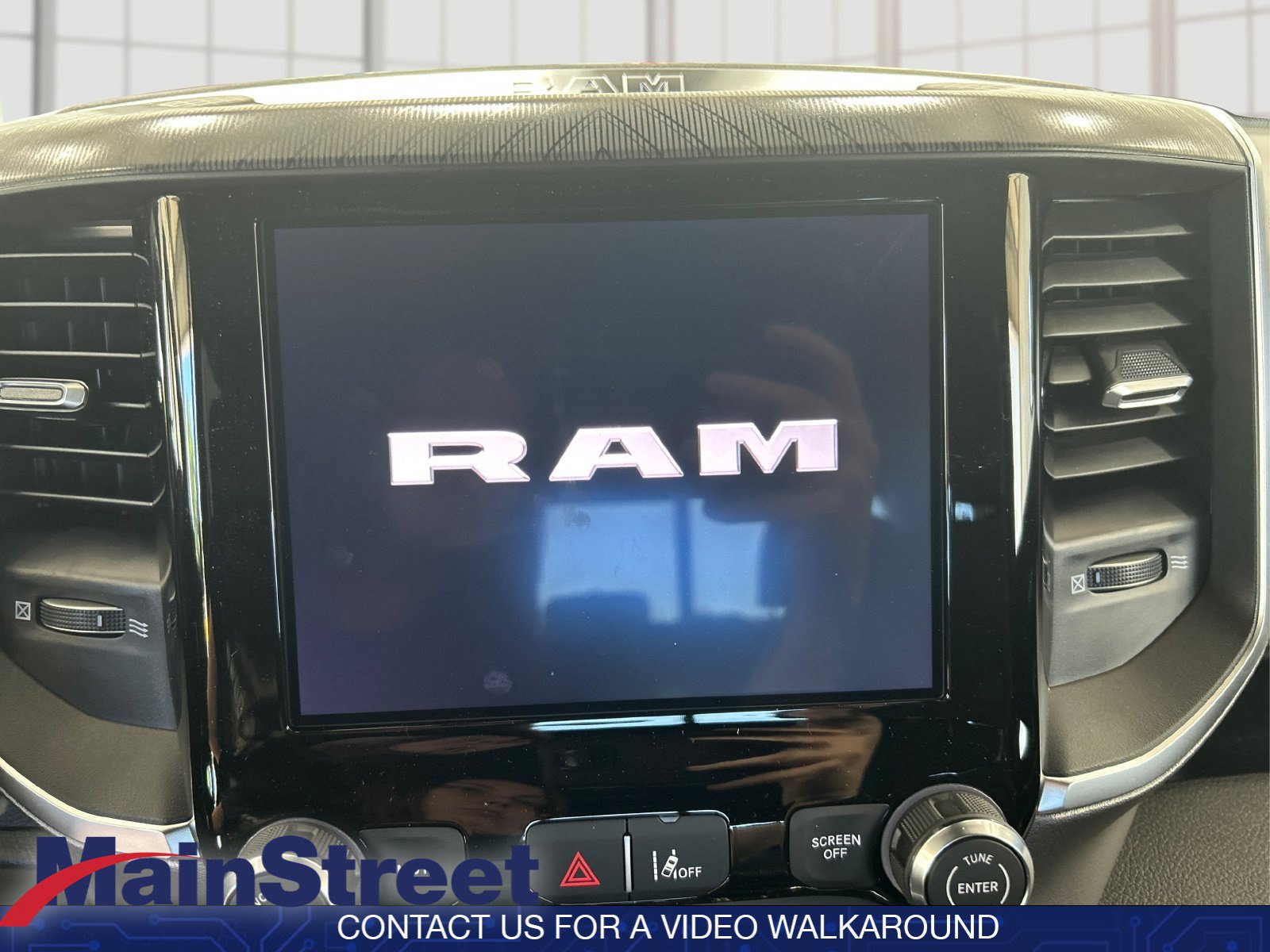 Used 2026 RAM 1500 Express AWD/4WD image 12