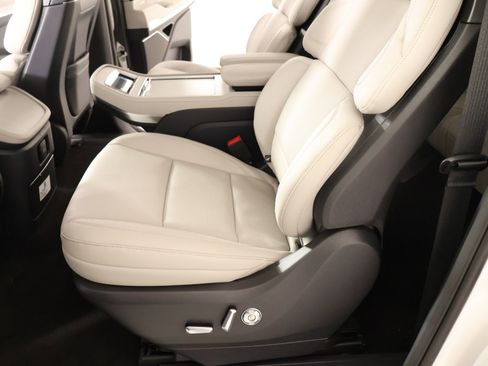 New 2026 Lincoln Navigator L Reserve AWD/4WD image 13