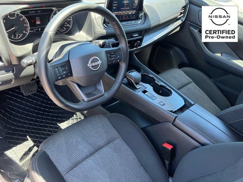 Certified 2025 Nissan Rogue SV FWD image 16