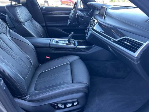 Used 2020 BMW 750i xDrive w/ Executive Package AWD/4WD image 20