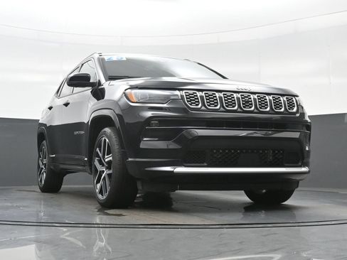 Used 2025 Jeep Compass Limited w/ Elite Group AWD/4WD image 36