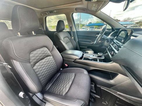 Used 2022 Nissan Pathfinder SV w/ SV Premium Package image 28