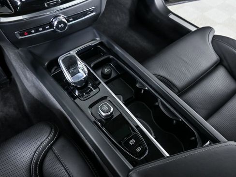 Certified 2024 Volvo V60 B5 Cross Country Ultimate image 19